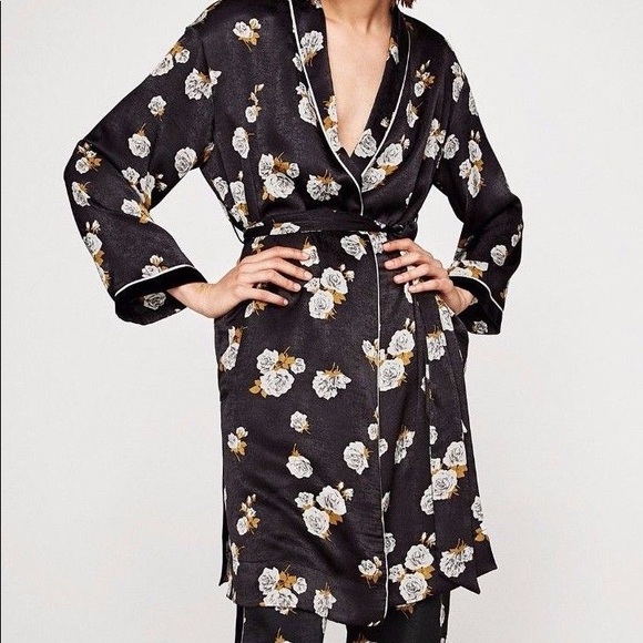 NWT Zara Black Silky Floral Kimono Robe Dress - Picture 3 of 8